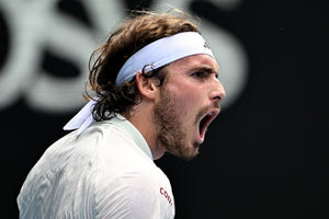 Επίδειξη δύναμης από τον Τσιτσιπά και πρόκριση στους “16” του Australian Open