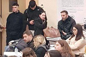 Έγινε χαμός με τη φωτογραφία του γνωστού καλαθοσφαιριστή Νίκου Παππά στη Γενική Συνέλευση της Νομικής, που κυκλοφόρησε στο Twitter, με σχόλιο που υπονοούσε ότι η παρουσία του συνδεόταν με κομματικά κίνητρα και αφορούσε τις καταλήψεις. Ο ίδιος απάντησε ότι πήγε ως φοιτητής εκεί!