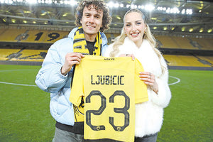 Ο νέος παίκτης της ΑΕΚ Λιούμπισιτς με τη σύντροφό του