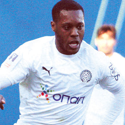 Θετικό το ντεμπούτο του Ισέκα που αν μη τι άλλο πέτυχε ένα… σεντερφορίσιο γκολ.