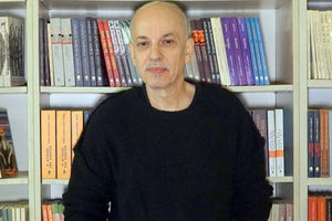 Ο ΑΡΗΣ ΣΦΑΚΙΑΝΑΚΗΣ ΚΑΙ Η ΗΡΩ ΣΚΑΡΟΥ ΣΤΟ ΗΡΑΚΛΕΙΟ Δύο συγγραφείς μιλάνε για τα νέα τους βιβλία