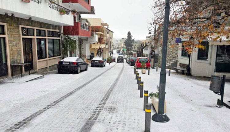 Στα λευκά ντύθηκαν τα χωριά του οροπεδίου 
