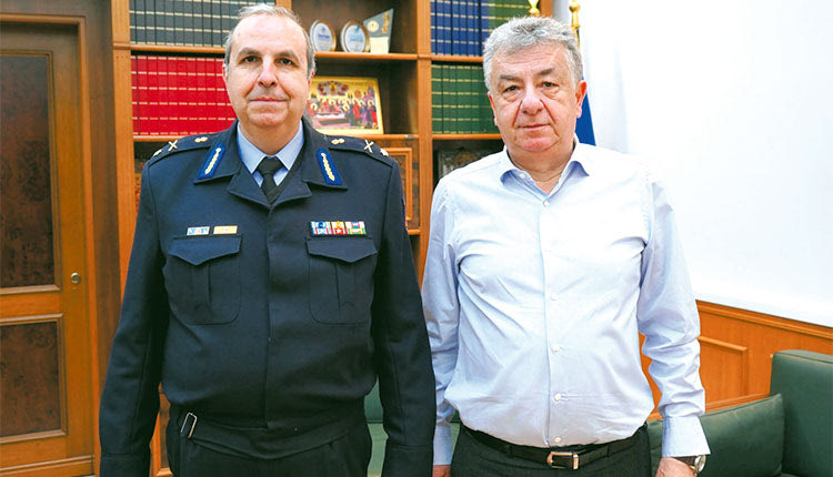 Οι κύριοι Σεληνιωτάκης και Αρναουτάκης