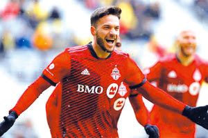 Ο Χιμένεθ με τη φανέλα του Τορόντο