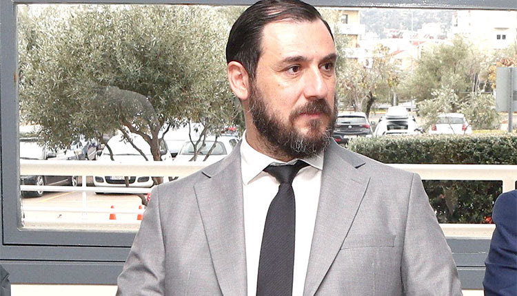 Στον εισαγγελέα για τα στημένα

Αντιπροσωπεία αποτελούμενη από τον πρόεδρο, την αναπληρωματικό πρόεδρο της Σούπερ Λιγκ και εκπροσώπους των ΠΑΕ, ΑΕΚ, Ολυμπιακός, Παναθηναϊκός και ΠΑΟΚ