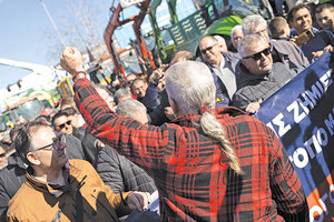 Αύριο αποφασίζουν οι αγρότες στη Νίκαια πώς θα κλιμακώσουν τις κινητοποιήσεις τους