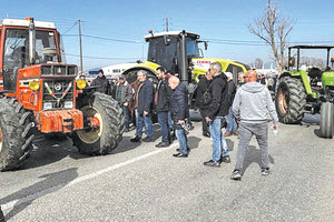 Ανυποχώρητοι δηλώνουν οι αγρότες της Αιτωλοακαρνανίας