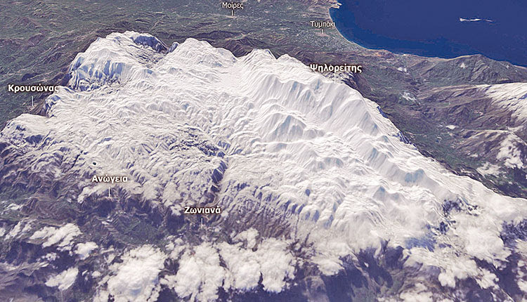 Εντυπωσιακές εικόνες της χιονισμένης Κρήτης από δορυφόρο