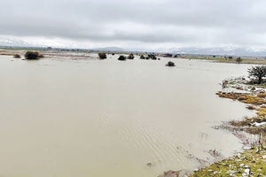 Φωτογραφία από την υπερχείλιση του Χώνους στο Οροπέδιο Λασιθίου όπου προβλέπεται ότι θα ενισχύσει κι άλλο το φράγμα Αποσελέμη