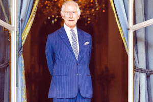 ΒΑΣΙΛΙΑΣ ΚΑΡΟΛΟΣ ΠΑΣΧΕΙ ΑΠΟ ΚΑΡΚΙΝΟ