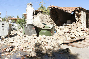 Η «Ελπίδα» εκπέμπει SOS για τα «κίτρινα» κτήρια