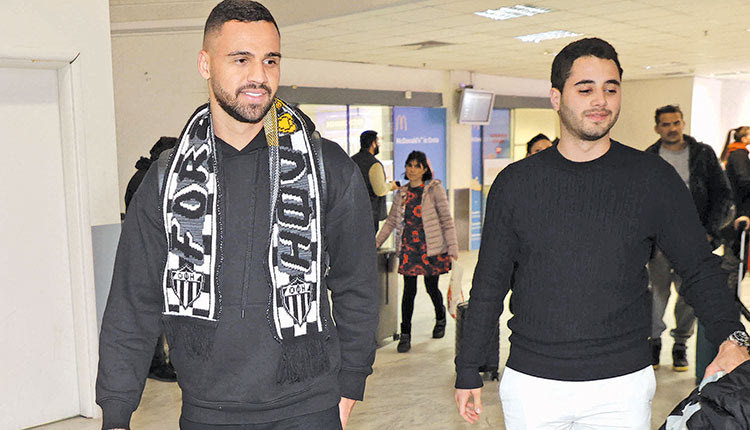  Ο Λουκάο με τον μάνατζερ του στο Ηράκλειο