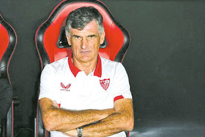 Ο Μεντιλίμπαρ αναλαμβάνει τον Ολυμπιακό