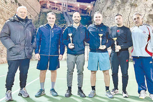 Ο κ. Σενετάκης στις απονομές της κατηγορίας «Roland Garros»