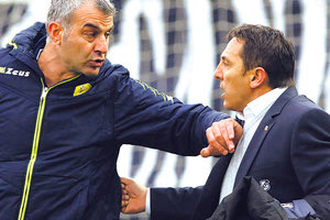 Δέλλας και Παπαδόπουλος από το ματς του Γενάρη του ‘21 που ήταν και το τελευταίο για τον δεύτερο στον πάγκο του ΟΦΗ