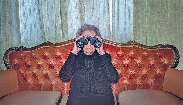 ΕΚΘΕΣΗ ΦΩΤΟΓΡΑΦΙΑΣ ΣΤΗΝ  Ε.Φ.Ε. ΗΡΑΚΛΕΙΟΥ  
Η  “Ασύμβατη πορεία” της Μαρίνας Μεταξάκη