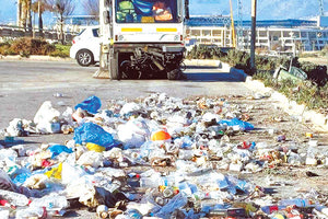 Απάλλαξαν τον Καράβολα από τόνους απορριμμάτων