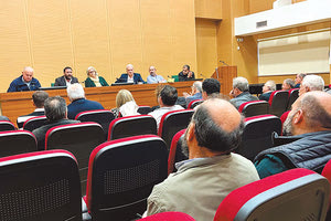 ΕΡΓΑ ΚΑΙ ΠΡΟΤΕΡΑΙΟΤΗΤΕΣ Τρεις ώρες τα έλεγε ο Καλοκαιρινός με τους προέδρους των Τοπικών Κοινοτήτων