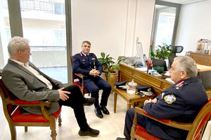 Συζήτηση του δημάρχου με τους αξιωματικούς της ΕΛ.ΑΣ.