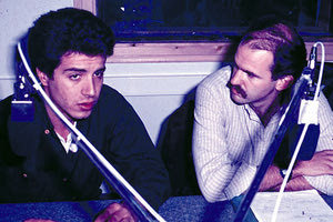 Τι θυμήθηκε με αφορμή την Παγκόσμια Ημέρα Ραδιοφώνου ο Σταύρος Θεοδωράκης, βάζοντας μάλιστα μια φωτογραφία με τον Γ. Παπανδρέου από το στούντιο του 1986!