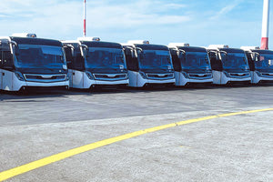 Έδωσαν καινούρια λεωφορεία στο αεροδρόμιο