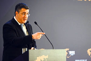 Ο Απ. Τζιτζικώστας ξανά πρόεδρος της ΕΝΠΕ