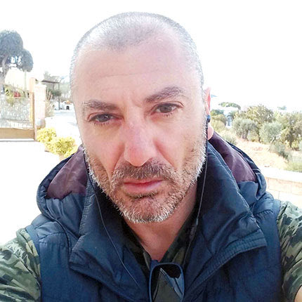 «Άρχισα να γράφω πιστεύοντας ότι θα αλλάξω τους δαίμονες»