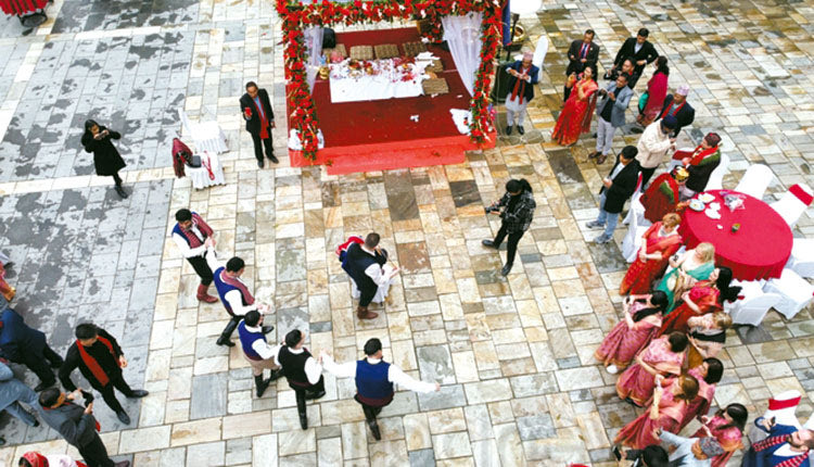 Ένας γάμος 
στο Νεπάλ 
με ριζίτικα 
τραγούδια