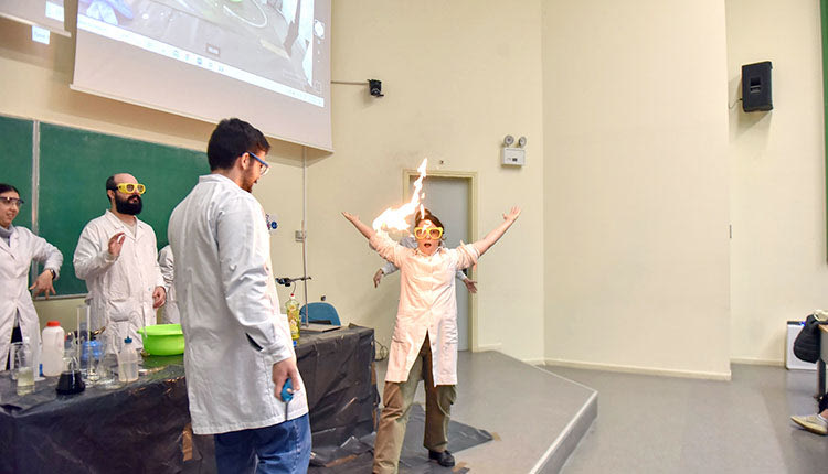 Πάνω από 500 μαθητές απ’ όλη την Κρήτη
γνώρισαν το Τμήμα Χημείας του Πανεπιστημίου 