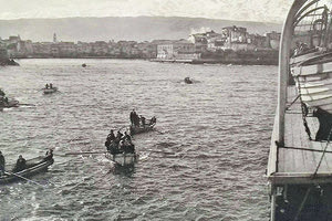 ΦΩΤΟΗΜΕΡΑΣ: Κρήτη, χειμώνας 1940-41. Άποψη του λιμανιού των Χανίων. (Από απόκομμα βρετανικής εφημερίδας).