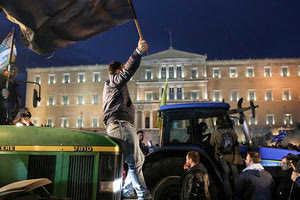 Με τα τρακτέρ τους στο Σύνταγμα σκοπεύουν να κατέβουν την Τρίτη οι αγρότες