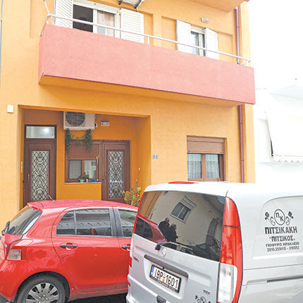 Σύμφωνα με κατοίκους της οδού Πατρόκλου, η 29χρονη έμενε 5 χρόνια στην περιοχή