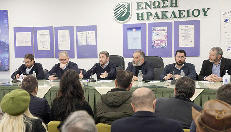 Με αγρότες της Κρήτης μίλησε ο πρόεδρος του ΠΑΣΟΚ κ. Νίκος Ανδρουλάκης