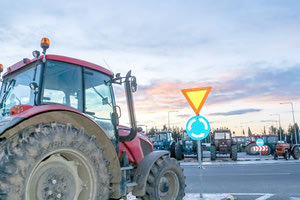 ΤΟΥΣ ΕΙΠΕ “ΟΧΙ” Ο ΧΡΥΣΟΧΟΪΔΗΣ Μετωπική σύγκρουση αγροτών-κυβέρνησης