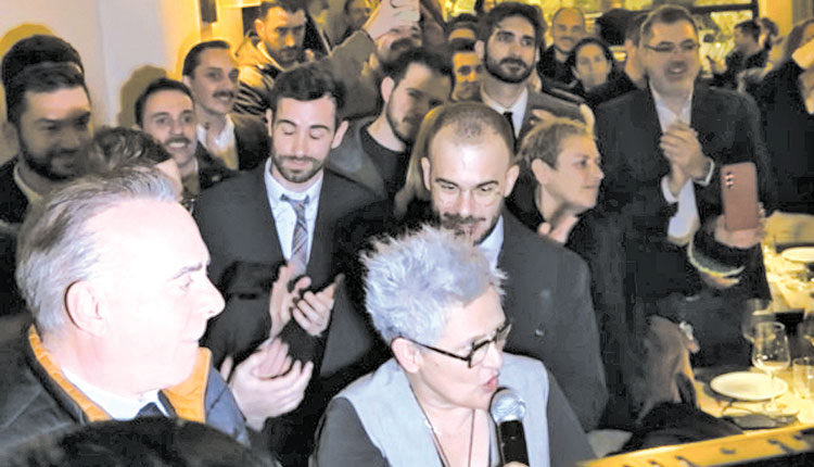 Συγκίνηση και χαμόγελα μετά την ψήφιση