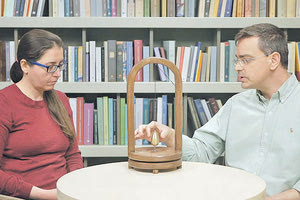 Η κα Βάσω Παυλίδου και ο κ. Κώστας Τάσσης μας προσκαλούν σ’ ένα “Ταξίδι στο Σύμπαν”