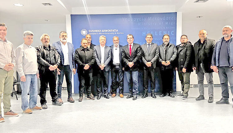 ΣΕΙΡΑ ΕΠΑΦΩΝ ΣΤΗΝ ΑΘΗΝΑ Ικανοποιημένοι οι αγρότες της Κρήτης από τις υποσχέσεις που πήραν