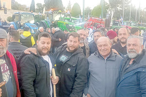 αγροτες στο συνταγμα πριαμος