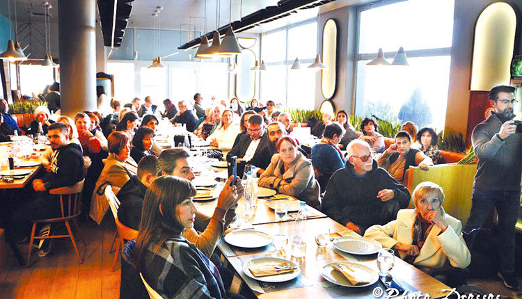 Οι γυναίκες της Ίριδας έκοψαν την πίτα τους