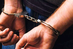 Χειροπέδες σε 43χρονο για υποκίνηση βίας κατά ομοφυλόφιλων