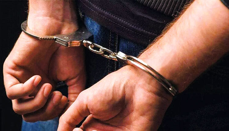 Χειροπέδες σε 43χρονο για υποκίνηση βίας κατά ομοφυλόφιλων
