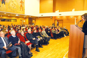 Ο ΝΙΚΟΣ ΚΟΠΙΔΑΚΗΣ ΜΙΛΗΣΕ ΣΤΟ ΠΛΑΙΣΙΟ ΤΩΝ ΔΙΑΛΕΞΕΩΝ “ΜΙΚΡΕΣ ΙΣΤΟΡΙΕΣ ΤΗΣ ΠΟΛΗΣ’’ Πλήθος κόσμου στην εκδήλωση για τον Μάνο Χατζιδάκι