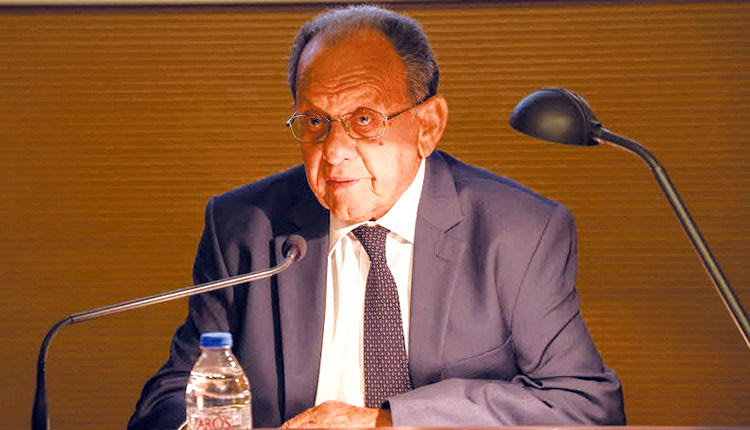 Ο ΝΙΚΟΣ ΚΟΠΙΔΑΚΗΣ ΜΙΛΗΣΕ ΣΤΟ ΠΛΑΙΣΙΟ ΤΩΝ ΔΙΑΛΕΞΕΩΝ “ΜΙΚΡΕΣ ΙΣΤΟΡΙΕΣ ΤΗΣ ΠΟΛΗΣ’’ Πλήθος κόσμου στην εκδήλωση για τον Μάνο Χατζιδάκι 