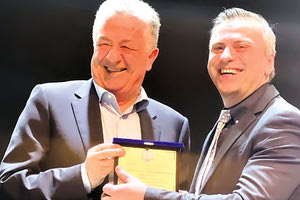 Όπως πληροφορηθήκαμε, αν κρίνουμε και από την καταγραφή του φωτογραφικού φακού στην έκφραση Αρναουτάκη, Καρακούδη- πολύ κέφι και χορός επικράτησε στην κοπή της πίτας της Ένωσης Αξιωματικών της Αστυνομίας.