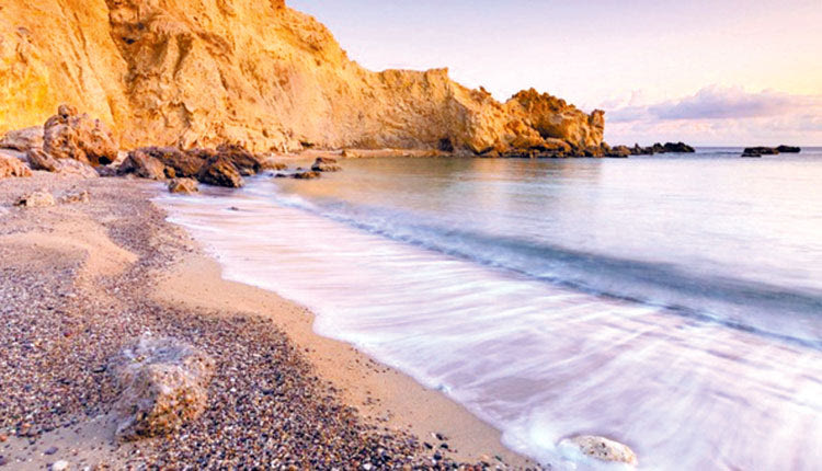 Η Ε. ΒΡΕΝΤΖΟΥ ΑΠΟΔΟΜΕΙ ΤΟ ΝΟΜΟΣΧΕΔΙΟ Με κανόνες αγοράς η διαχείριση του αιγιαλού 