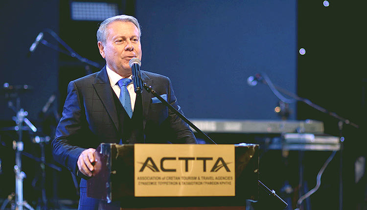 Αισιοδοξούμε ότι θα έχουμε μια καλή χρονιά, είπε στην «Π» ο κ. Μιχάλης Βλατάκης