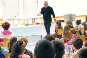 ΜΙΑ ΣΥΝΑΡΠΑΣΤΙΚΗ ΠΑΡΑΣΤΑΣΗ ΣΤΟ ΜΟΥΣΕΙΟ ΦΥΣΙΚΗΣ ΙΣΤΟΡΙΑΣ Οι νόμοι της φύσης στον κόσμο γύρω μας