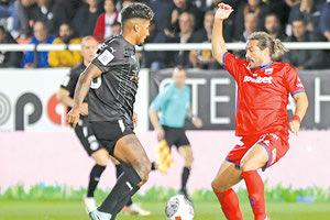 Στιγμιότυπο από το ματς του α’ γύρου με τους Μοσκιέρα και Μπαριέντος