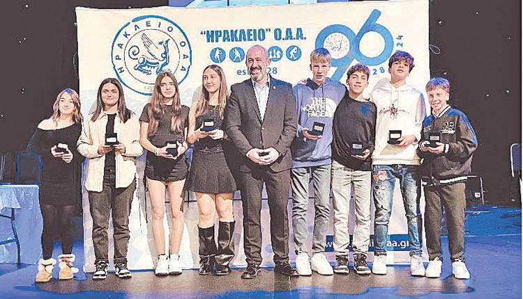 Ο αντιδήμαρχος κ. Γιαλιτάκης βράβευσε αθλητές του τένις