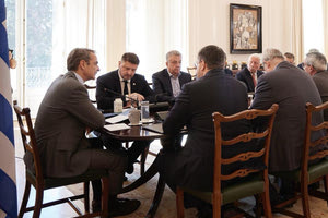 Στο Μαξίμου και ο Αρναουτάκης